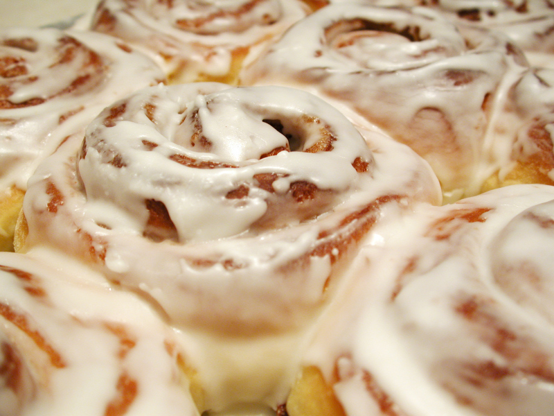 Cinnamon Rolls Close